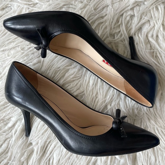 Prada Black Leather Bow Logo Pointed Toe High Heel Pumps EUC Size 38 - Picture 3 of 12